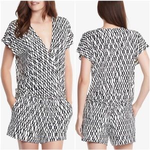 [TART] Bryce V-Neck Romper in Black and White Chain Link Pattern
